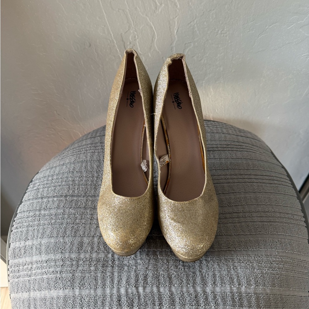 Mossimo Supply Co. Gold Glitter Heels